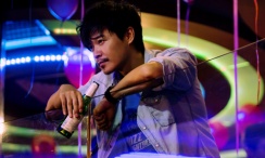 成人午夜视频免费观看